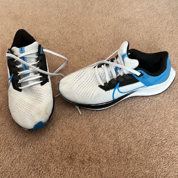 Nike Sneakers - Picture 2 of 2